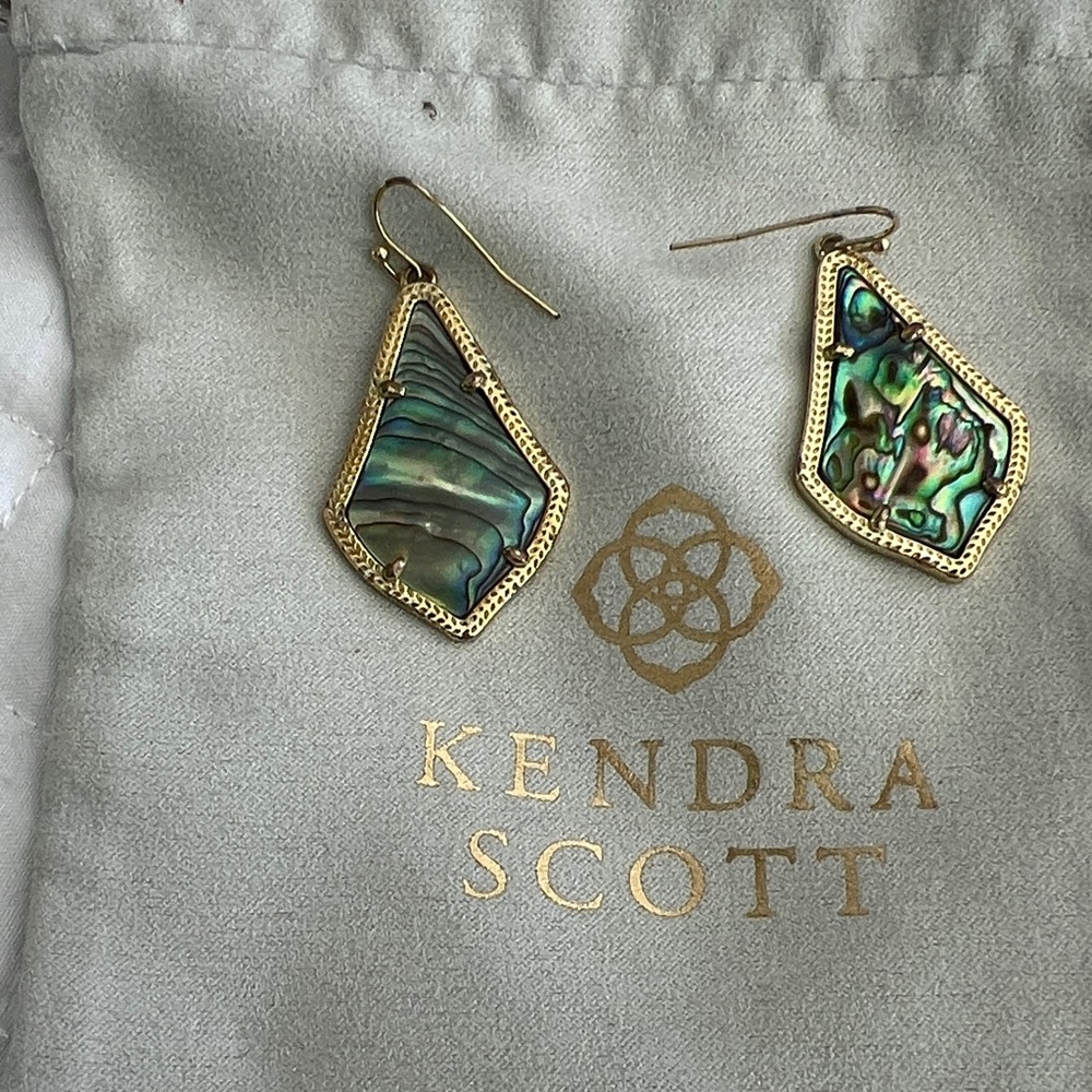 Kendra Scott Iridescent Abalone shell